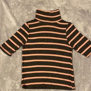 Short sleeve turtle neck sweater